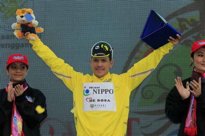 Julian Moreno Arredondo (Nippo - De Rosa) in the leader's yellow jersey