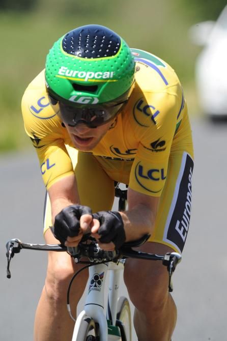Dauphin&eacute; leader David Veilleux (Europcar) finished nearly four minutes off the pace of Tony Martin and dropped to 7th overall.