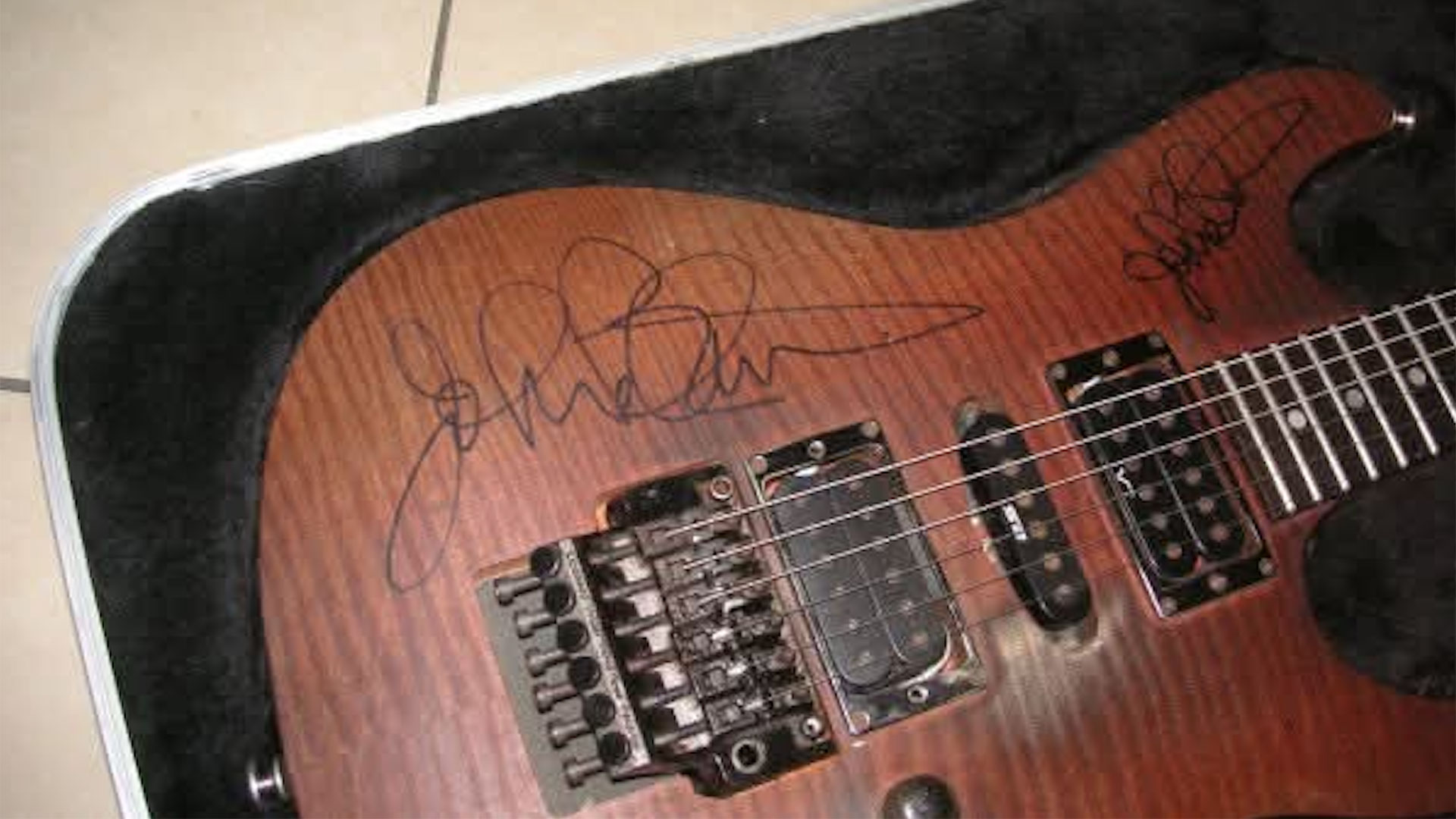 Glen Phillips&amp;rsquo; own Ibanez, signed by John Petrucci