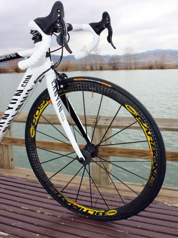 The Mavic Cosmic Carbone Ultimate wheels are lightweight, fairly aero and yet also pleasantly stiff, making for one of the most versatile high-end options available