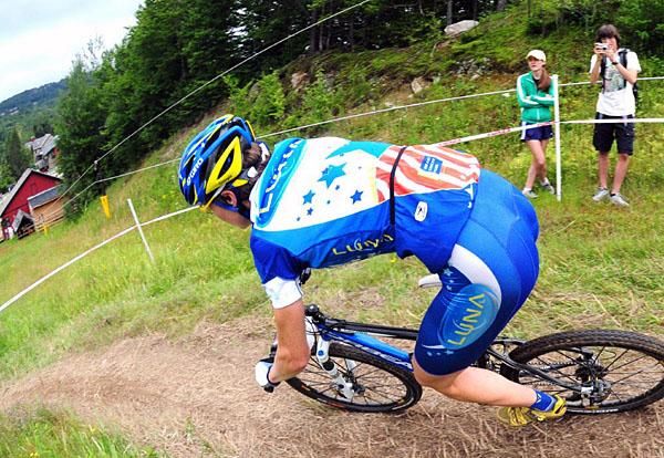 US national champion Georgia Gould (Luna Womens MTB) descending in fourth place