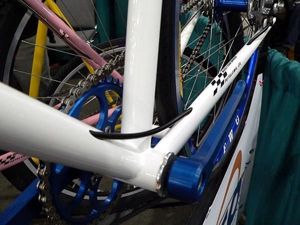 Soulcraft incorporated one of the cleanest examples of internal cable routing I&rsquo;ve seen.
