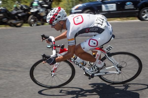 Francisco Mancebo (Competitive Cyclist) chases the leaders on the descent