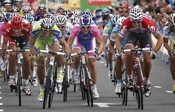 Daniele Bennati, Grega Bole and Hushovd go head to head in Murica.