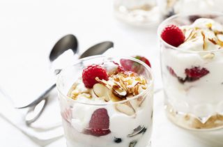 Breakfast in bed ideas: Yogurt