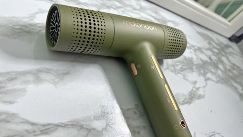 The buttons of the mdlondon Blow hair dryer