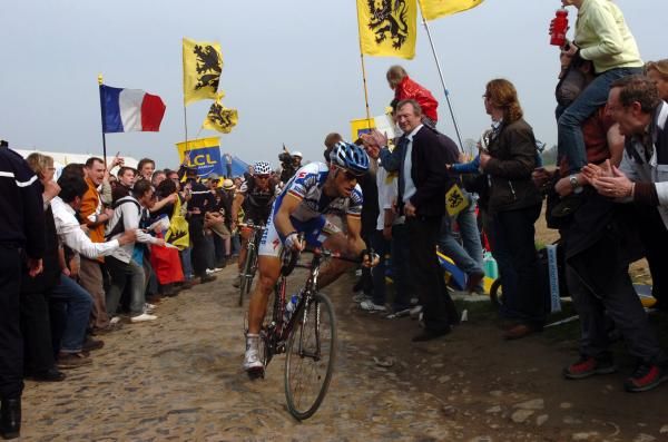 Boonen attacks with Thor Hushovd in 2009