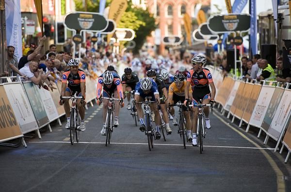 The bunch sprint for fourth.