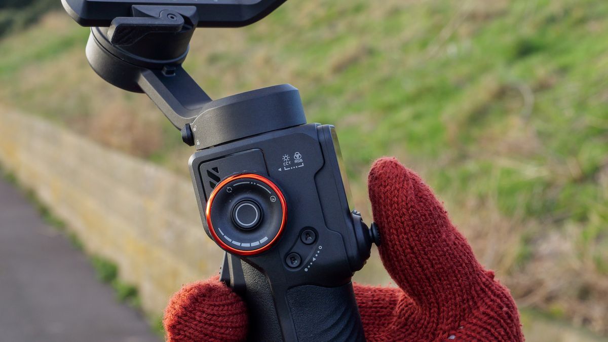 Hohem iSteady M7 smartphone stabilizer