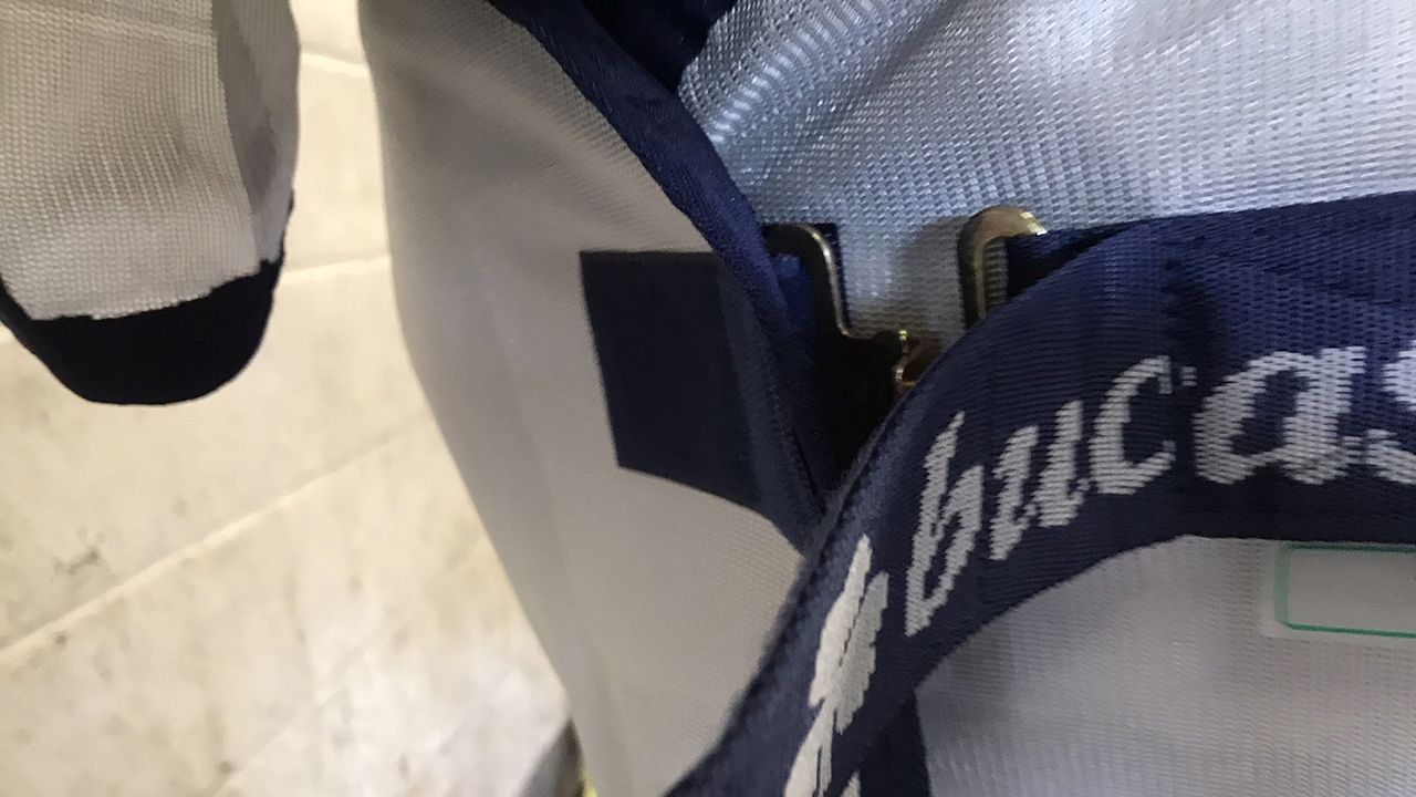 Bucas Freedom Fly rug front fastening