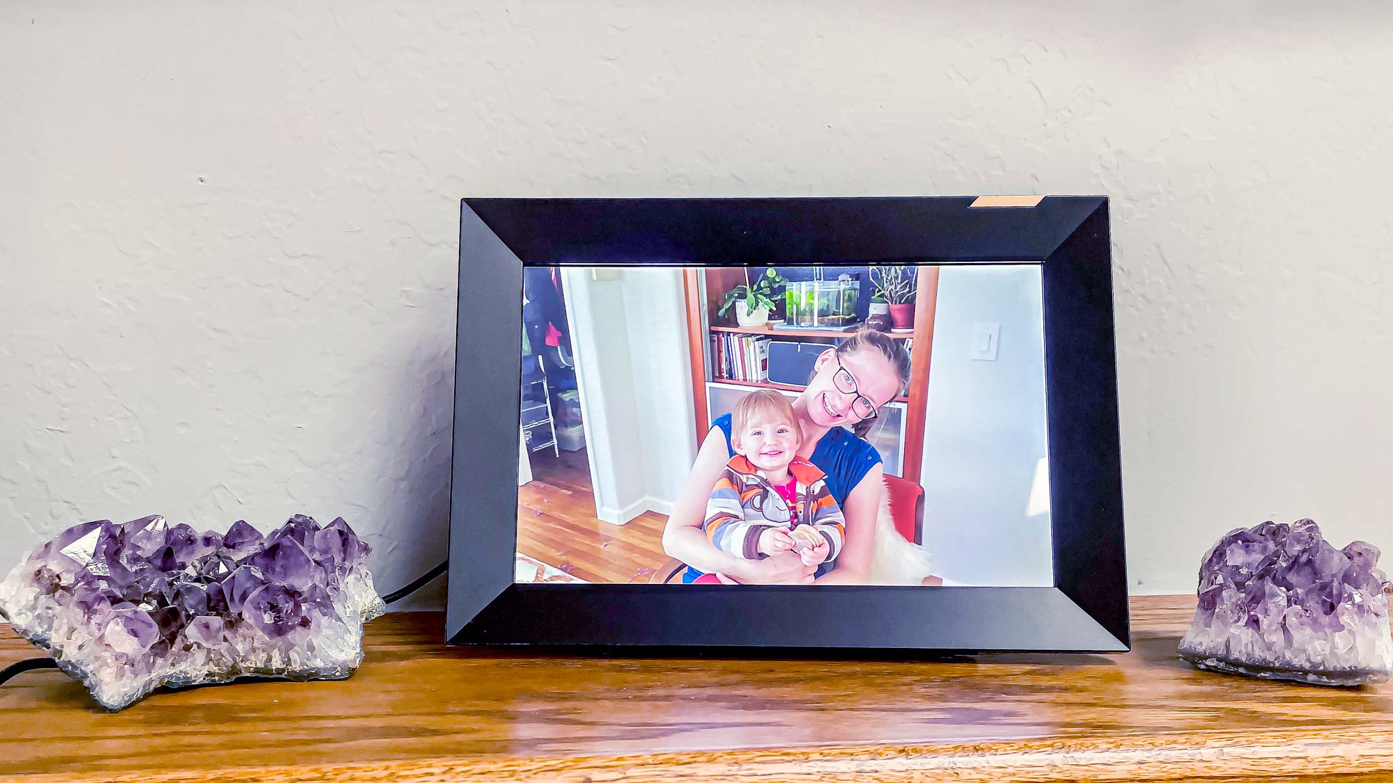 Nixplay smart digital photo deals frame 10.1 inch