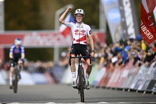 Elite Women - Van Empel forges on victorious with triumph at Tabor World Cup