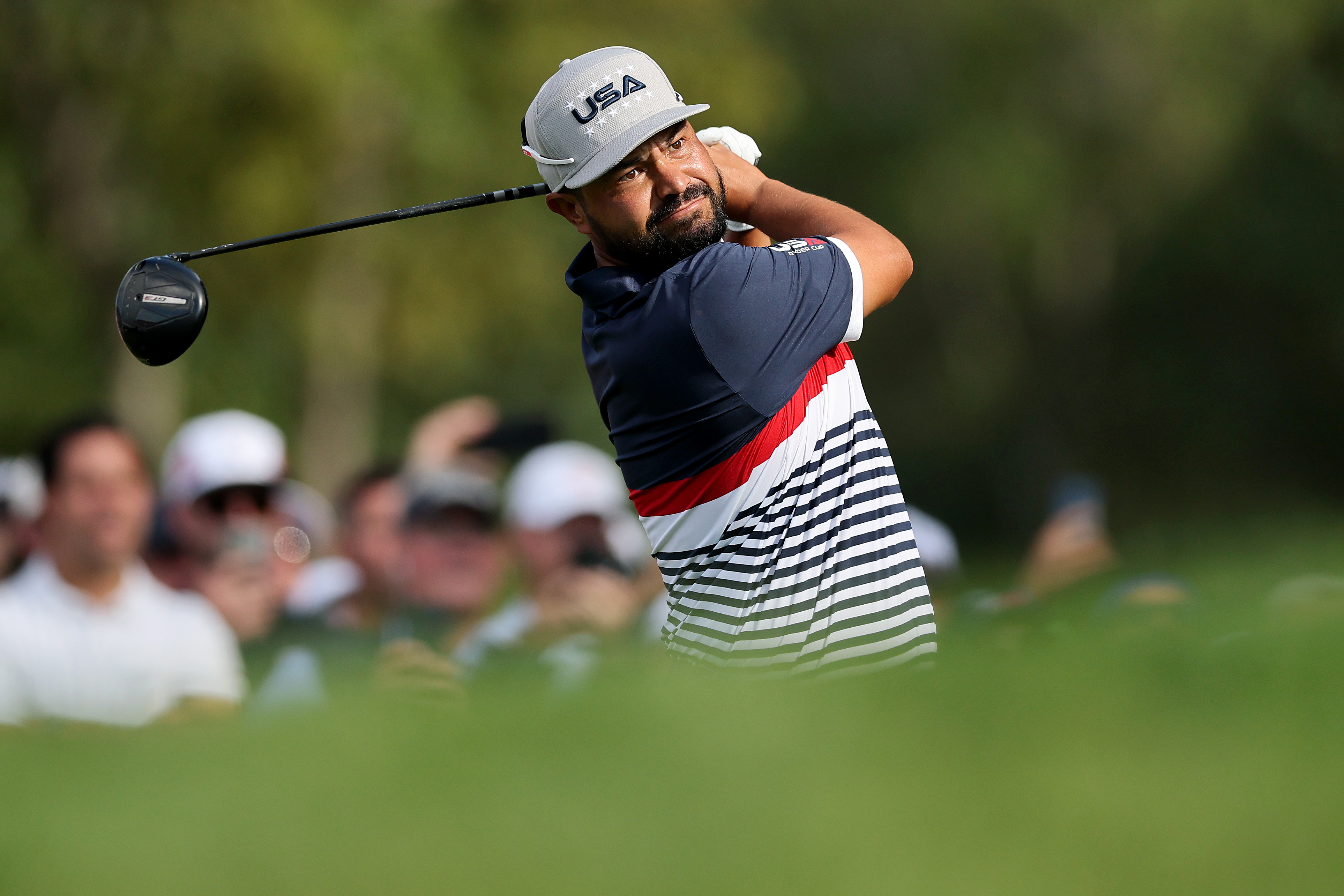 JJ Spaun hitting driver