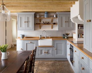 How-to-achieve-a-farmhouse-kitchen-look-4-Drew-Forsyth