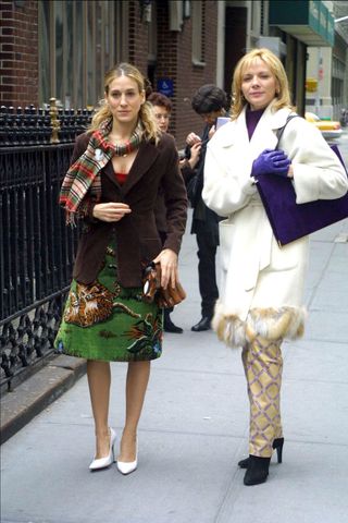 Carrie Bradshaw wearing brown cord blazer