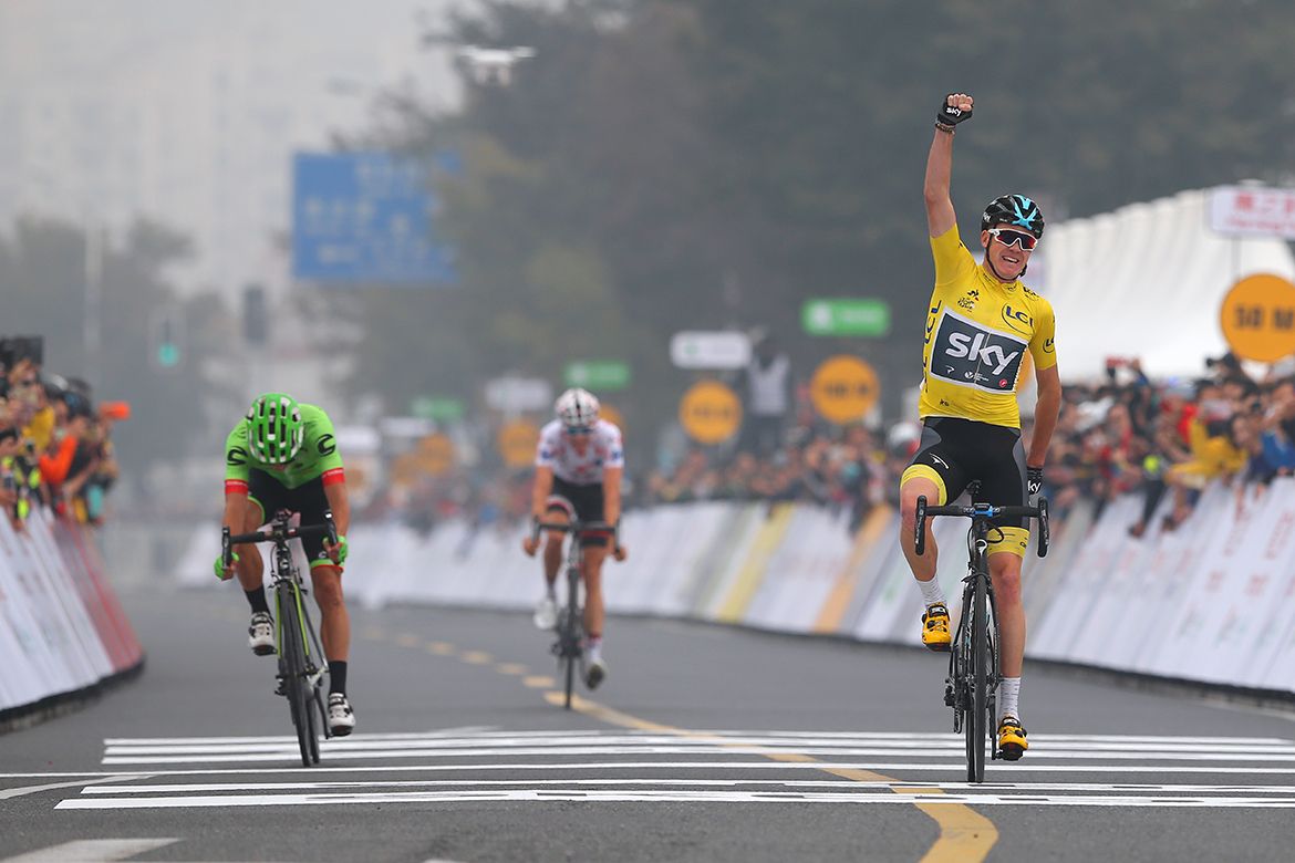 Chris Froome celebrates his victory