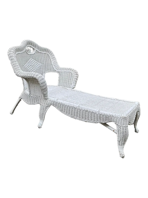 Early 20th Century Victorian White Wicker Rattan Chaise Lounge Chair