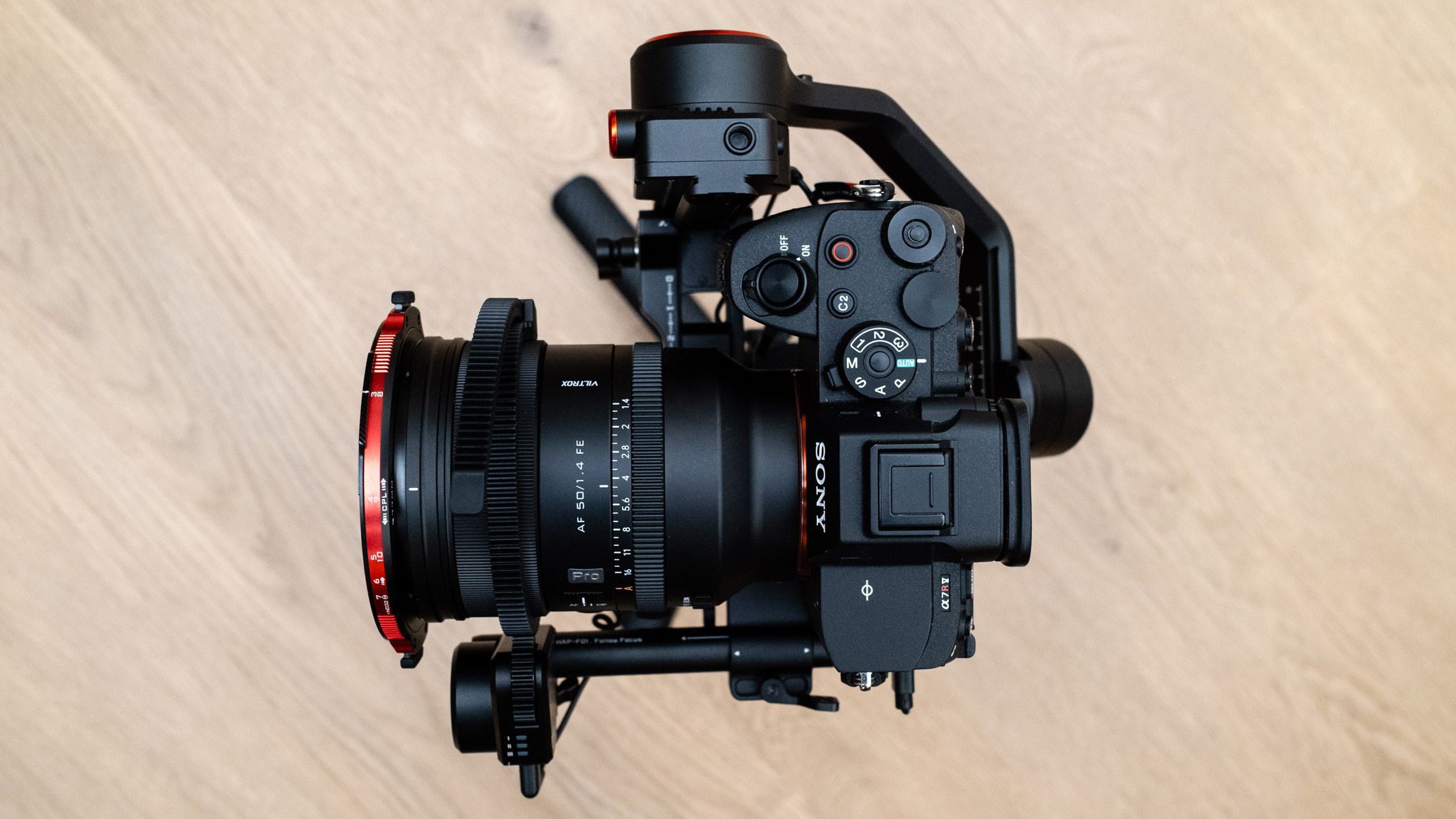 Hohem iSteady MT3 Pro view from above with a camera attached