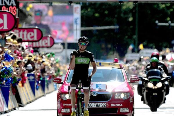 One day after finishing runner-up to compatriot Thor Hushovd, Norway's Edvald Boasson Hagen (Sky) goes one better to win in Pinerolo.