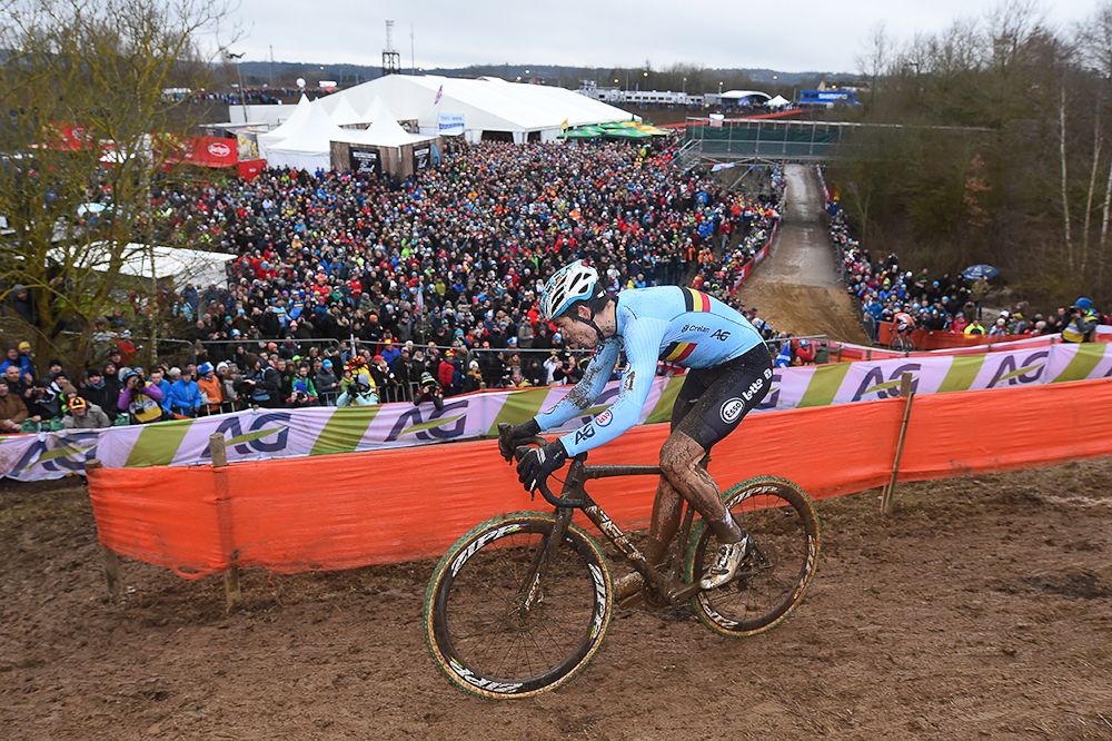 Big crowds oin Biele to watch Van Aert and the rest