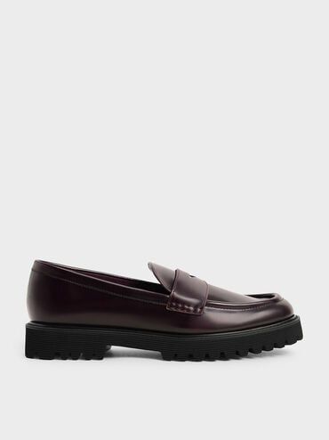 Burgundy Loafers Are Taking Over as the Smartest Shoe Trend Burgundy Loafers Are Taking Over as the Smartest Shoe Trend