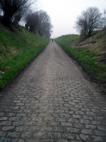 Maing &agrave; Monchaux-sur-Ecaillon is actually quite well surfaced.
