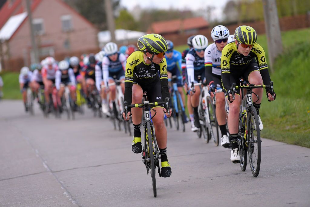 Mitchelton-Scott lead the peloton