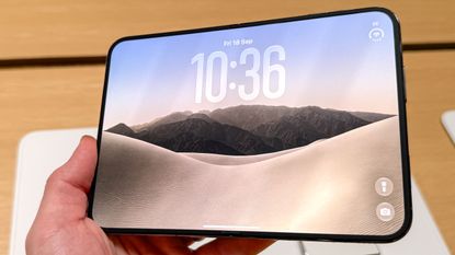 iPhone Duo hands on
