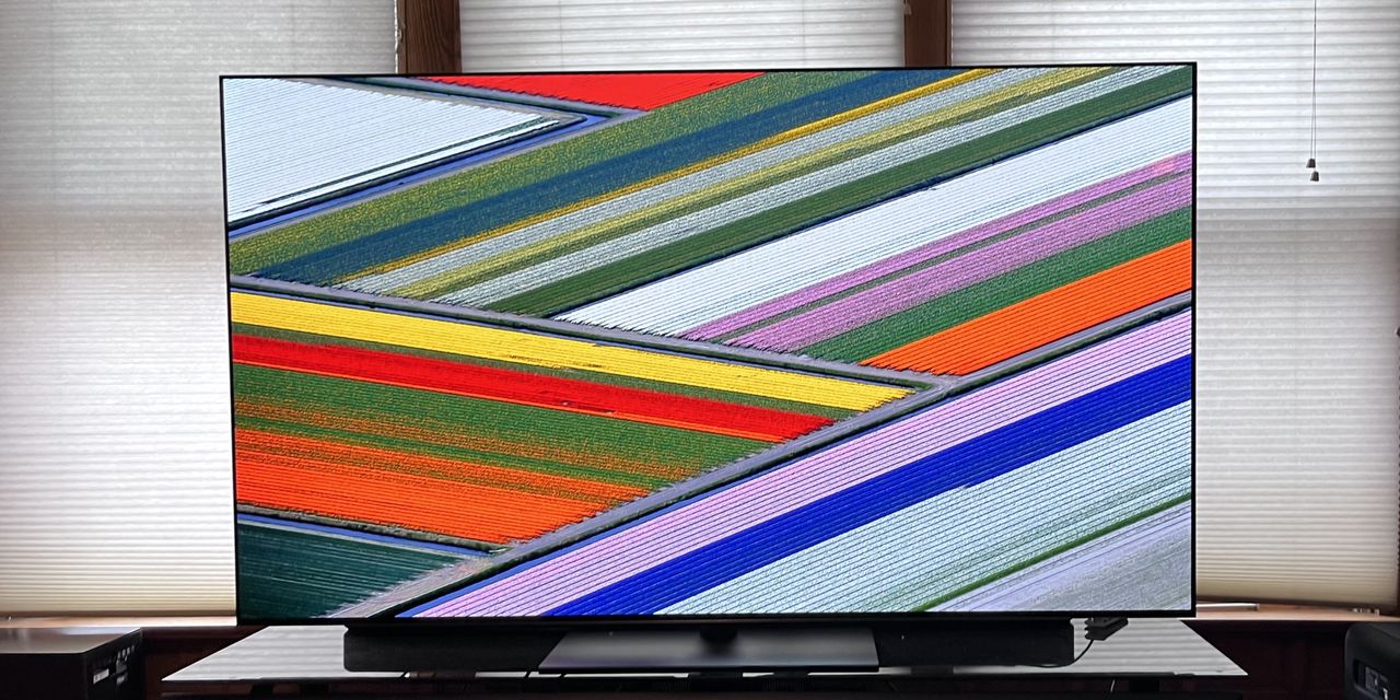 LG G5 OLED TV showing colorful abstract image