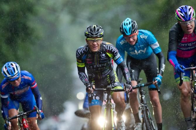 Julian Arredondo (Nippo-De Rosa) is chased by Joe Dombrowski