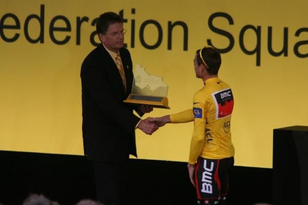 Evans is congratulated by Victorian Premier Ted Baillieu