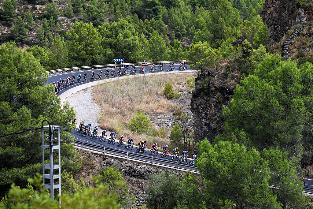 Vuelta a España stage 7 LIVE: Wout van Aert in five-man lead group fending off a large chasing group of stage-hunters
