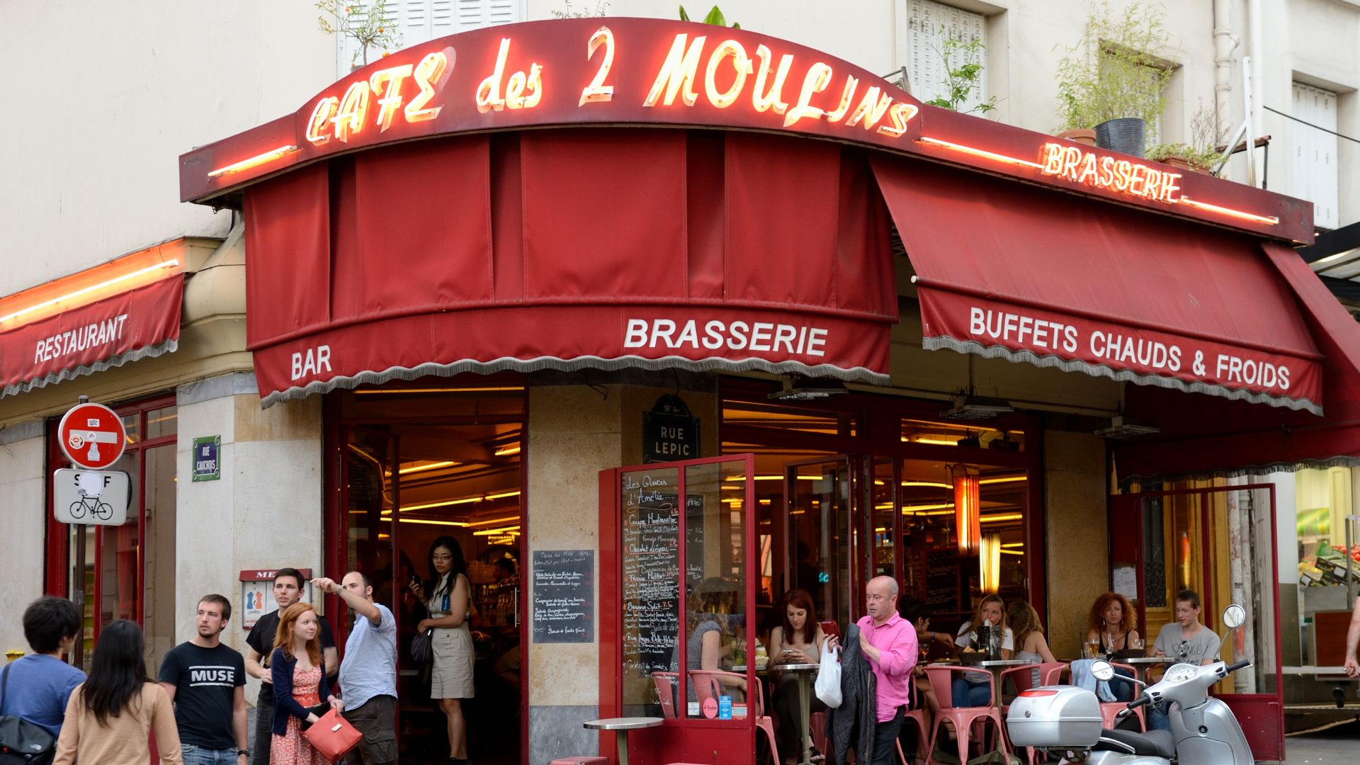 Café des 2 Moulins, Paris, France