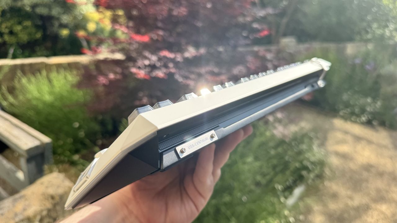 MelGeek Centauri 80 from the back right, outside