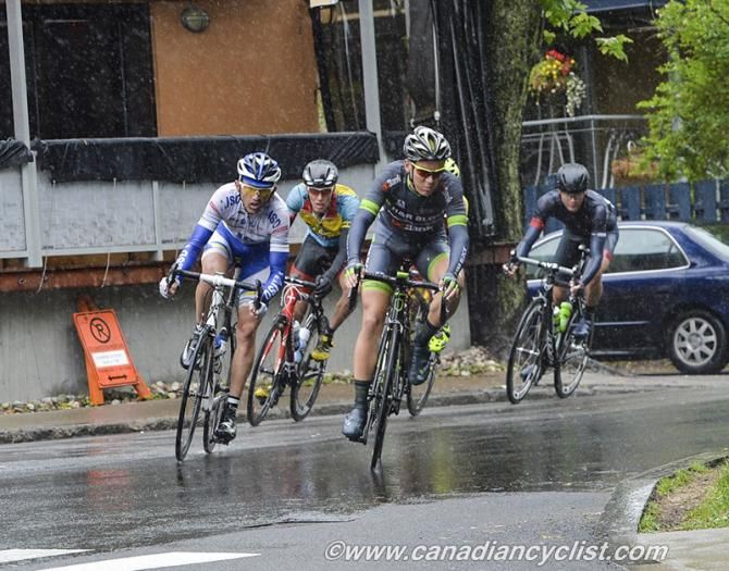 The chase group got as close as 30 seconds to the leaders but couldn't close the gap.
