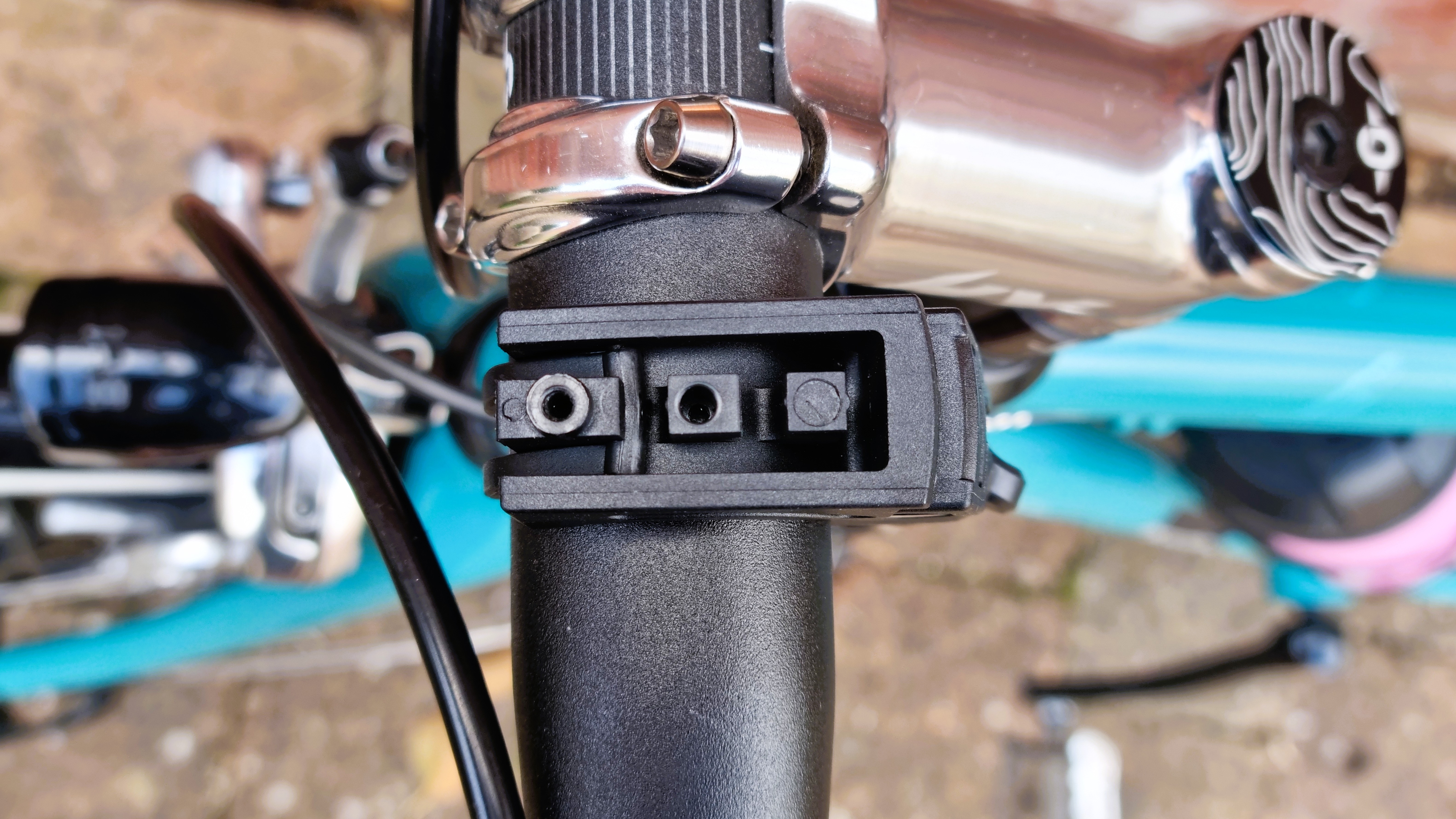 A close up of the PDW City Rover 700 mount with the top plate removed