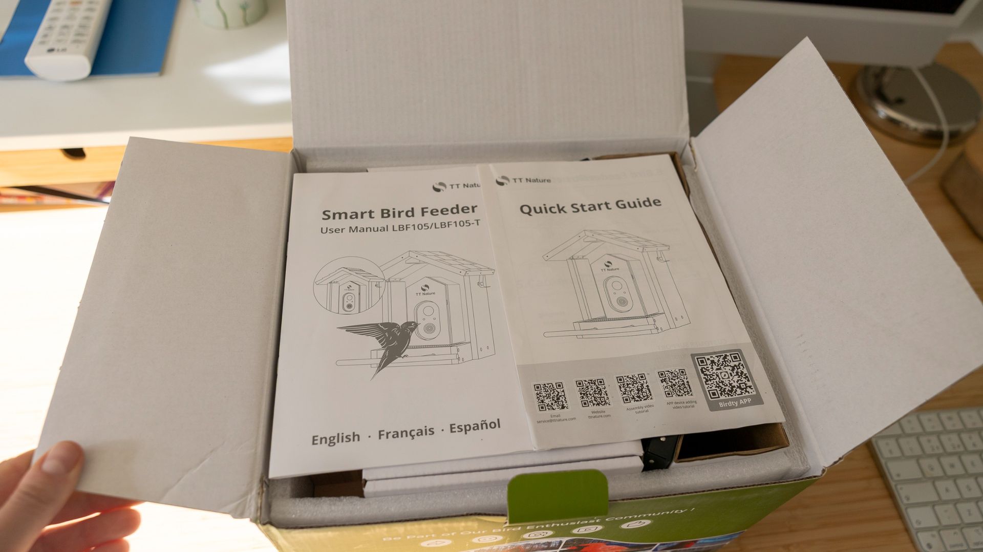 The TT Nature bird feeder camera box