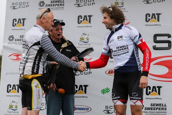 Neil Van Der Ploeg (Search2Retain) entered the breakaway to collect sprint classification points
