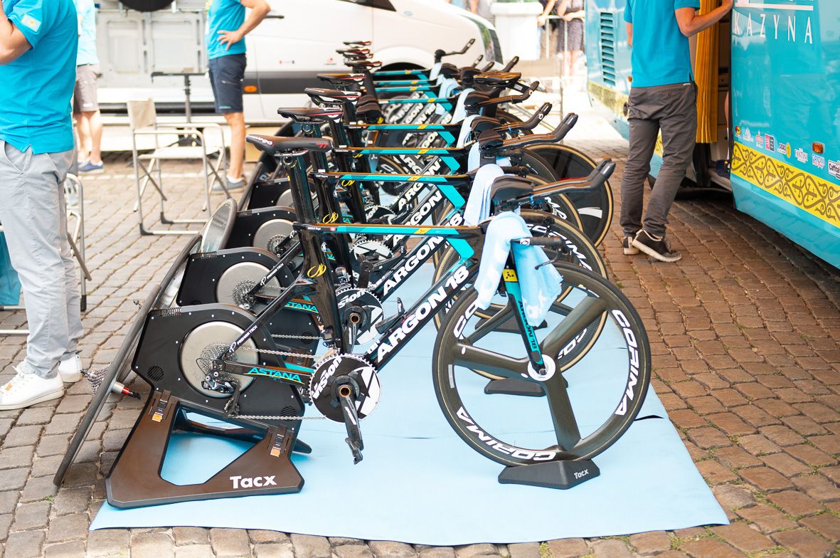 Astana had their older TT bikes setup on the turbo trainers and their new Argon 18 E-119 Disc ready to race