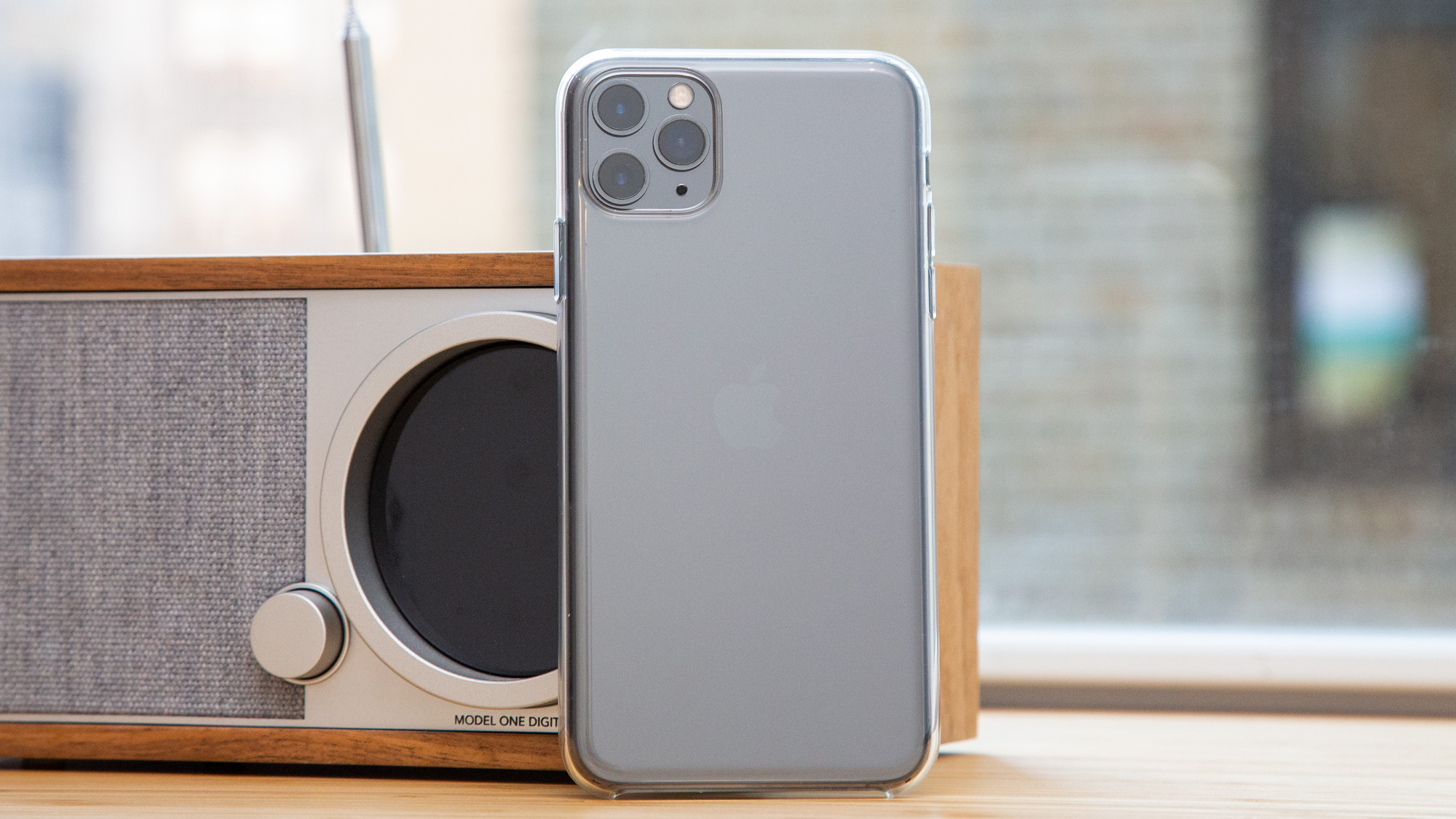 Spigen Neo Hybrid Case for Apple iPhone 11 Review 