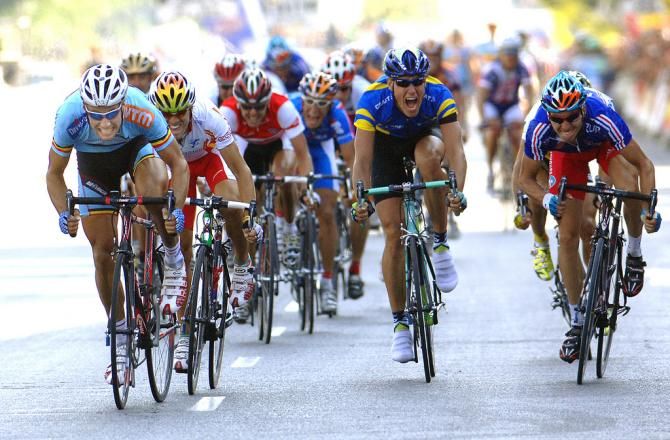 Tom Boonen (Belgium) beat Alejandro Valverde (Movistar) to the 2005 Worlds