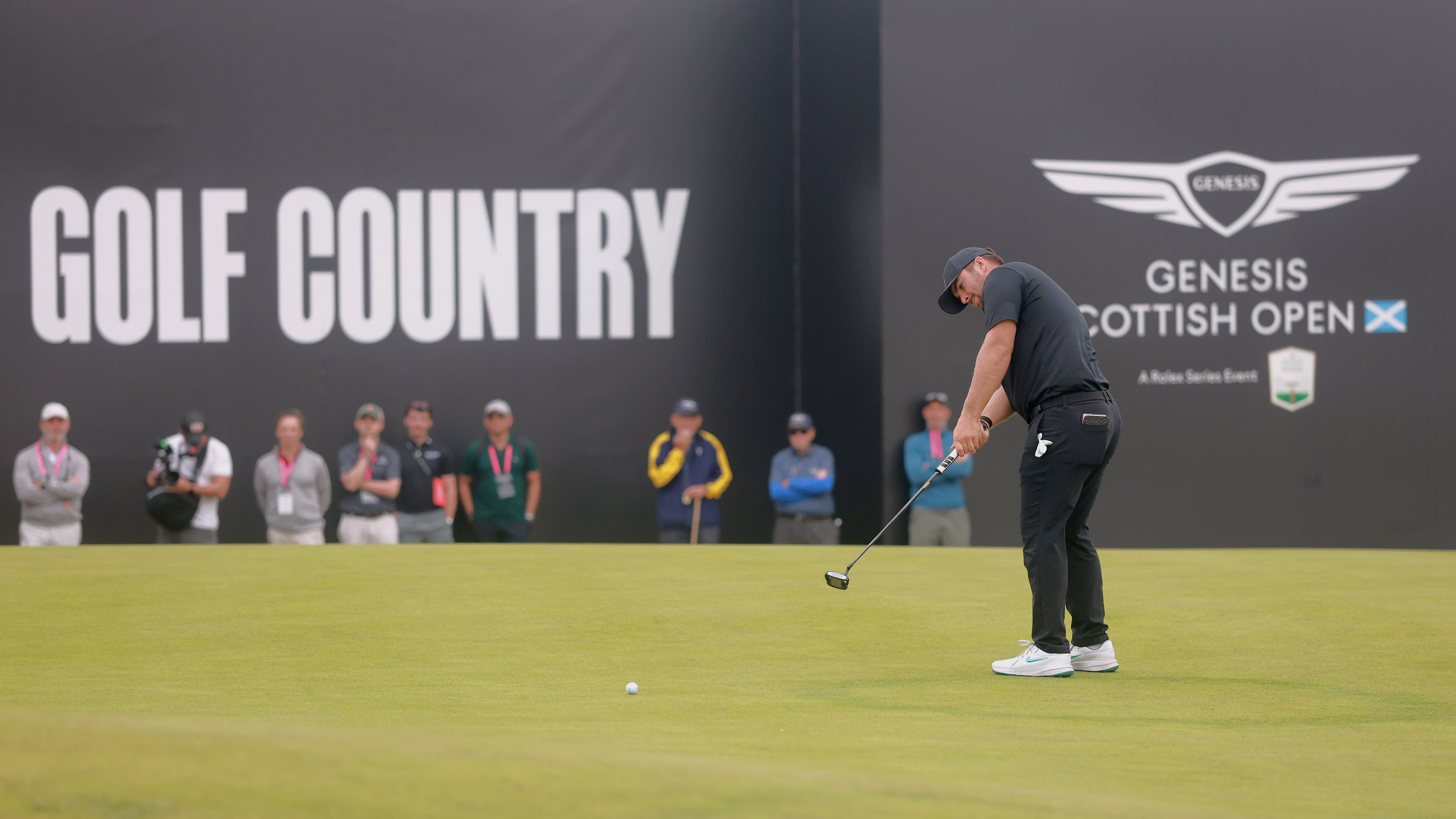 Chris Gotterup putting on the final green of last year's Scottish Open