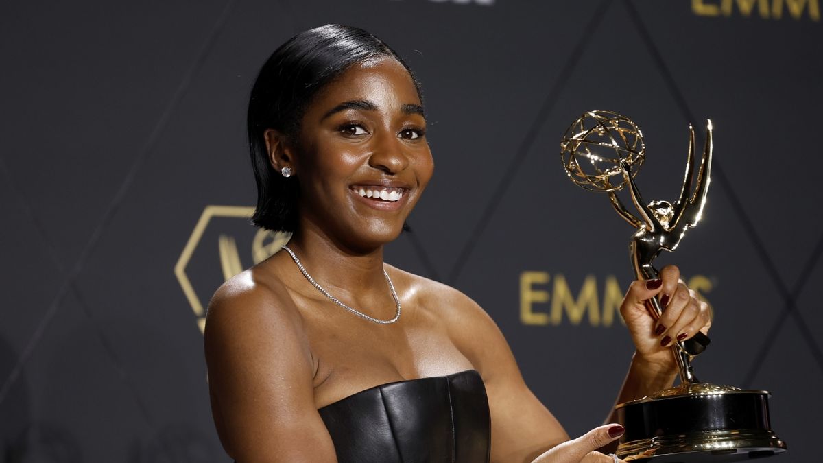 The 'adorable Irishness' of The Bear's Ayo Edebiri | The Week, image size:1200x675