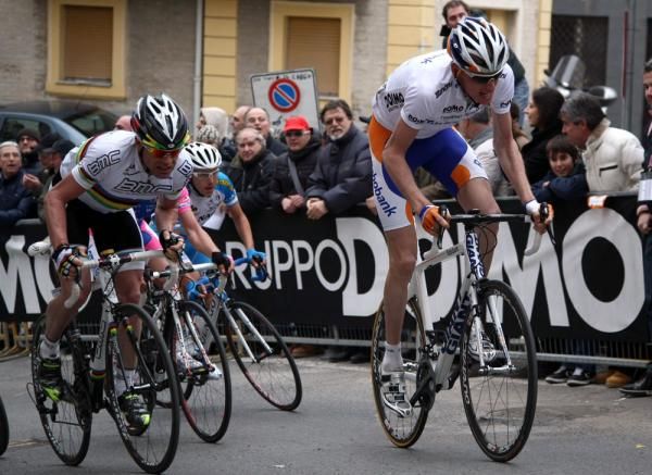 Robert Gesink (Rabobank) rides ahead of Cadel Evans (BMC)