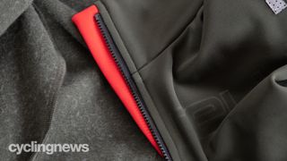 Castelli Tutto Nano ROS Jersey detail of protection for back of zipper