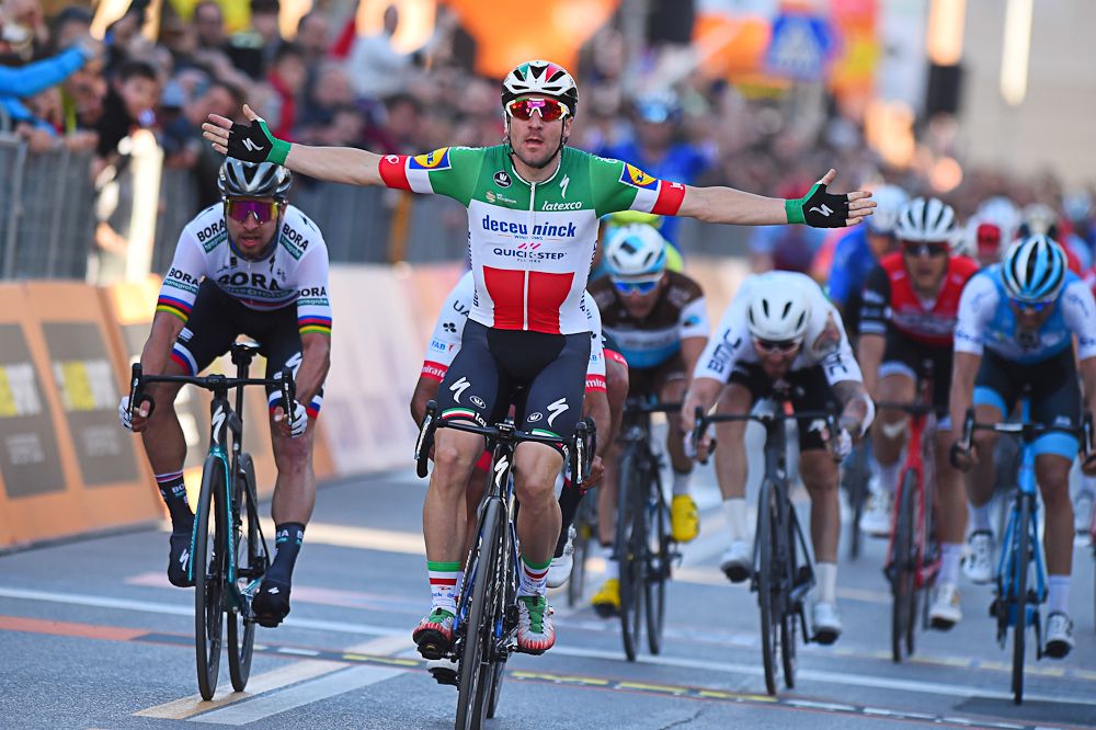 Elia Viviani wins stage 3 at Tirreno-Adriatico