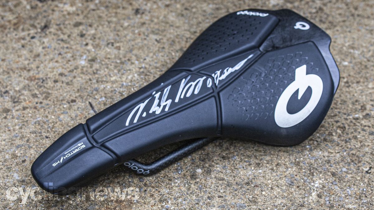 Vincenzo Nibali-signed Prologo Scratch M5 saddle