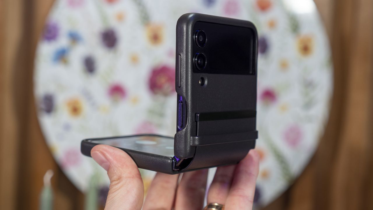 Samsung's new case for the Galaxy Z Flip 4