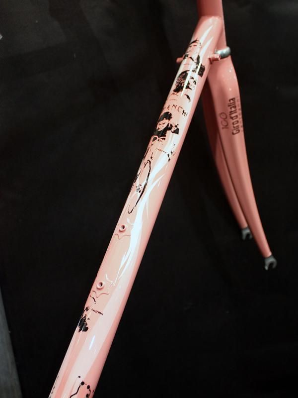 The down tube on this commemorative frame features Giro d'Italia greats of yesterday.