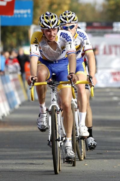 Corn&eacute; van Kessel leads Telenet-Fidea teammate Arnaud Jouffroy